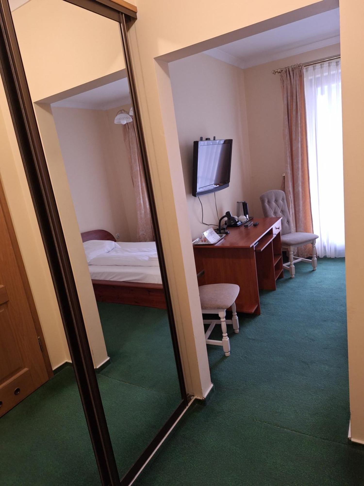 Hotel Malwa Ostrow Wielkopolski Bagian luar foto