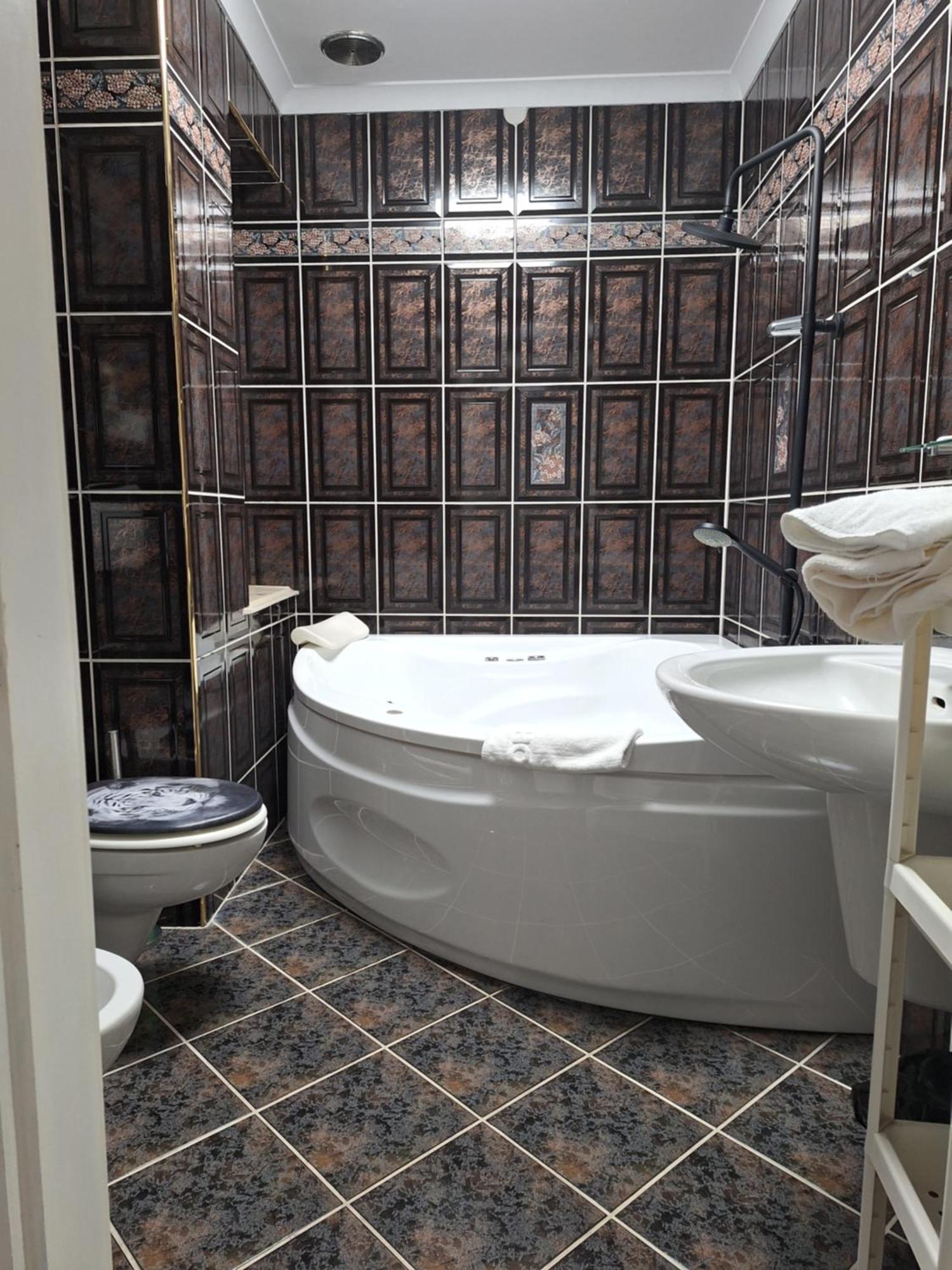 Hotel Malwa Ostrow Wielkopolski Bagian luar foto