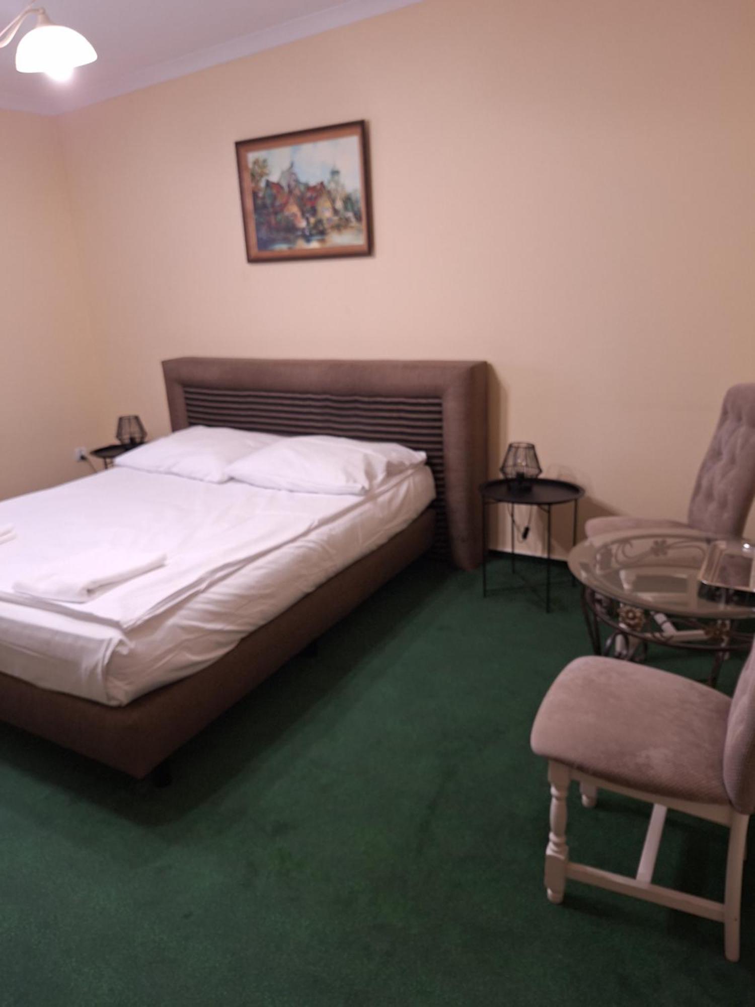 Hotel Malwa Ostrow Wielkopolski Bagian luar foto