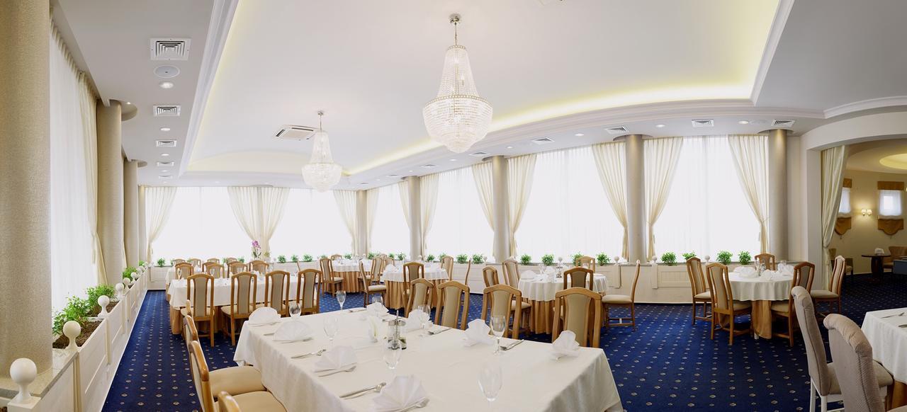 Hotel Malwa Ostrow Wielkopolski Bagian luar foto